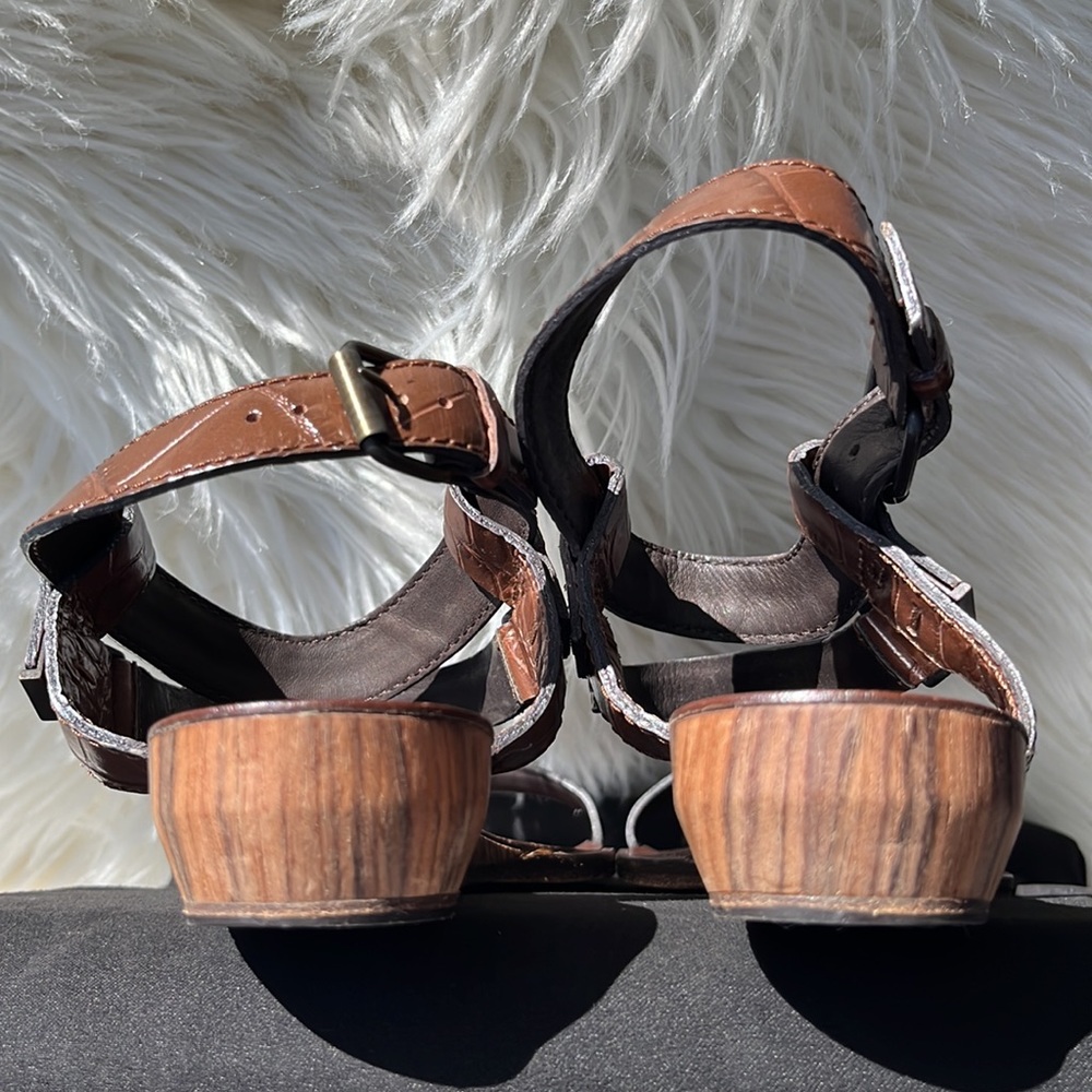 Authentic Lanvin Crocodile-Embossed Mini Wedge Sandal - Picture 5 of 16